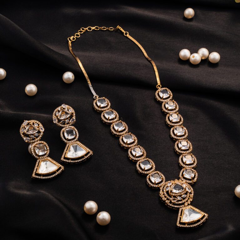 Stone Cut concept with Gold polish, Fits on all occasions