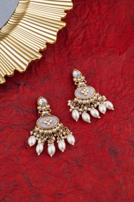 Trendy Small Engraved Earings with Pearls