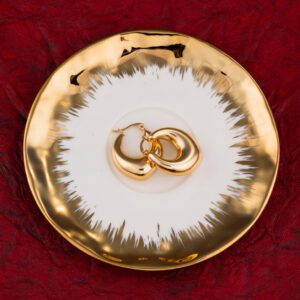Round and Minimal Gold Earings