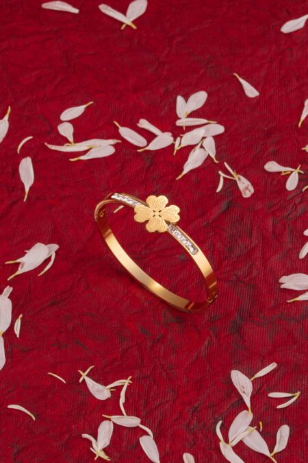 AD studded Flower Gold Sleek Bracelet