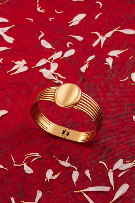 Golden Comb Weaved Elegant Barcelet