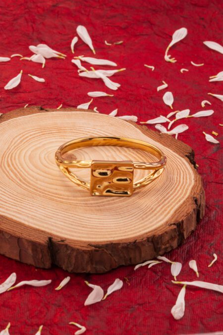 Elegant And Trendy gold bracelet