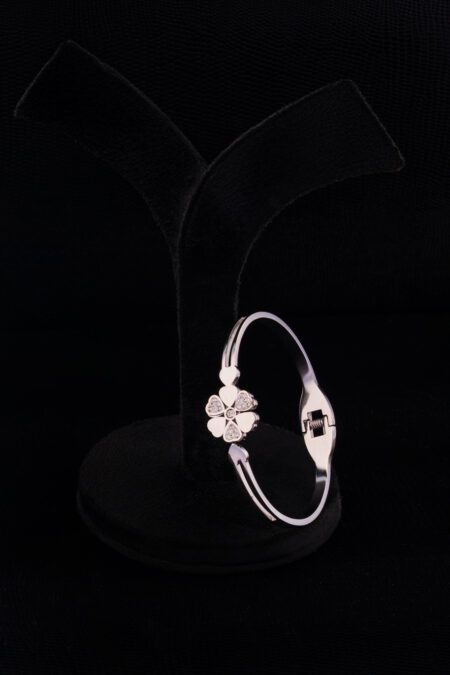 AD studded Whitegold Sleek Bracelet