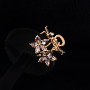 Grey crystals and Metallic Clutcher