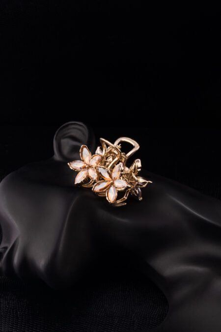 Golden crystals and Metallic Clutcher