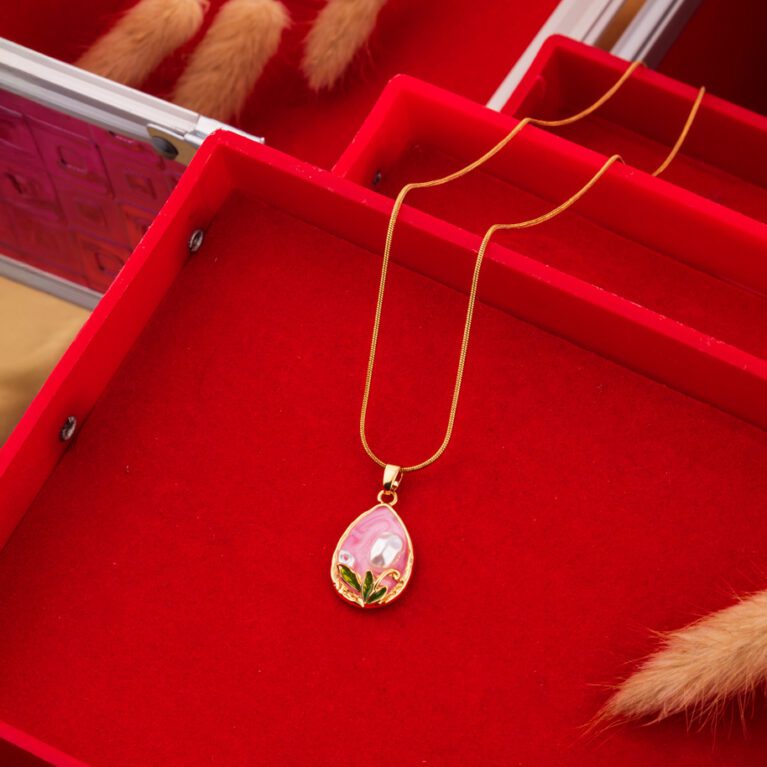 Minimal Gold Chain with Pink pendant