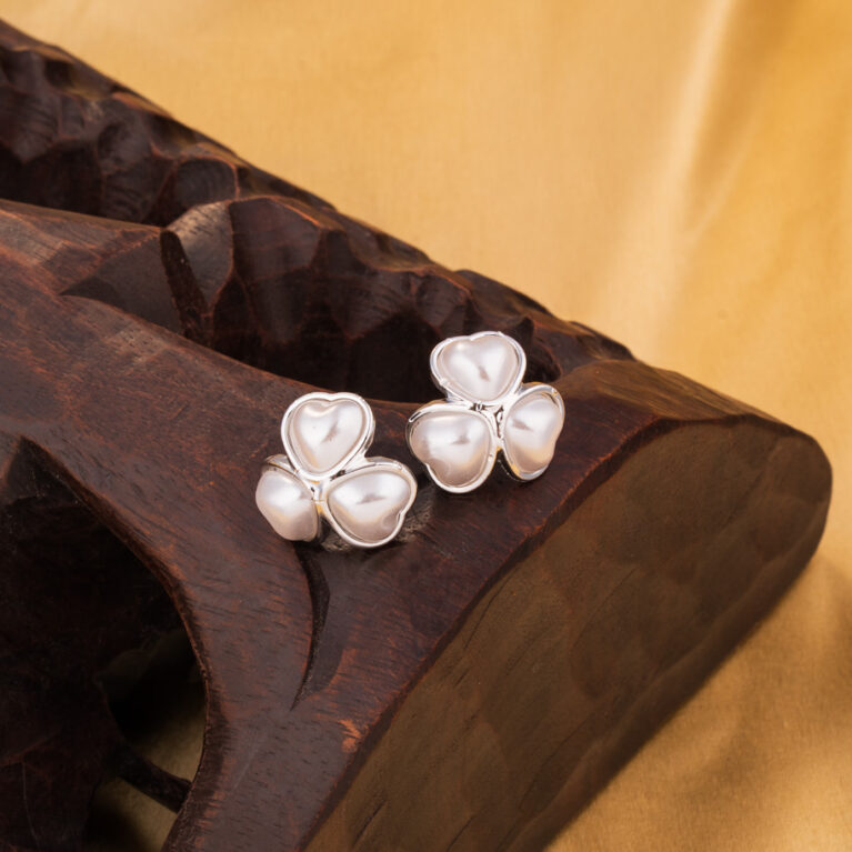 Pearl Studded on Whitegold Base